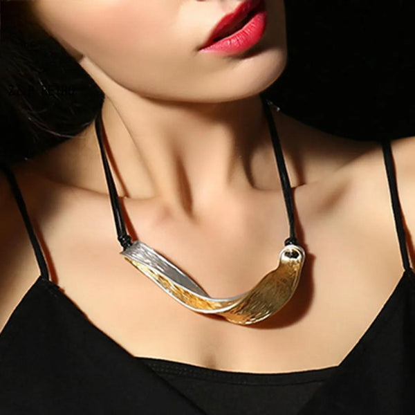 Fashion Choker Necklace for Women Twisted Jewelry Pendant