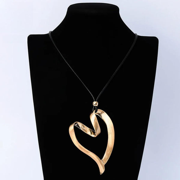 Fashion Heart Goth Necklace Love Between Fairy and Devil Jewelry for Women