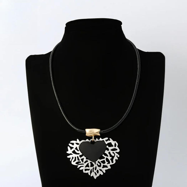 Vintage Silver Color Hollow Love Heart Collares Trending Products Necklace Goth Jewelry for Women