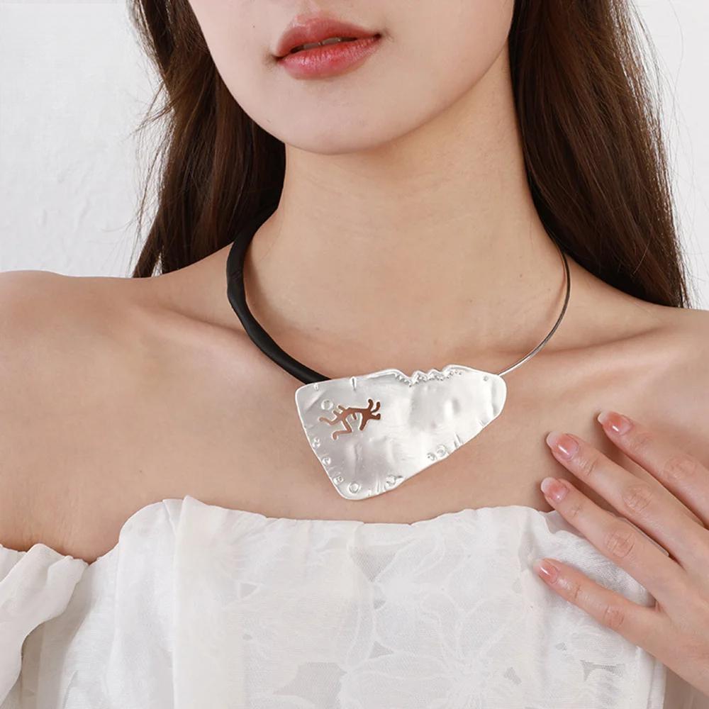 Trendy Hollow Out Geometric Choker Necklace for Women Korean Fashion Pendants