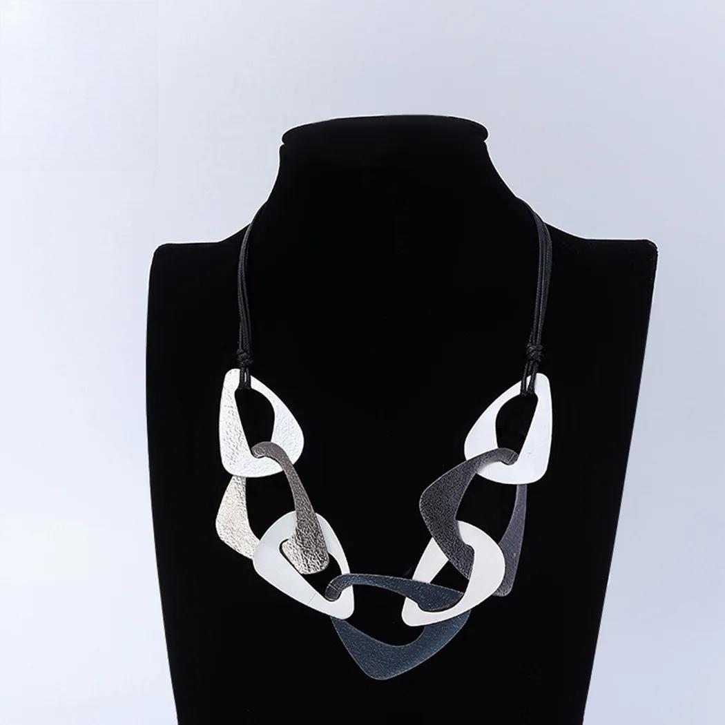 New in Neck Chokers Necklace for Women Statement Jewelry Chains Suspension Pendants