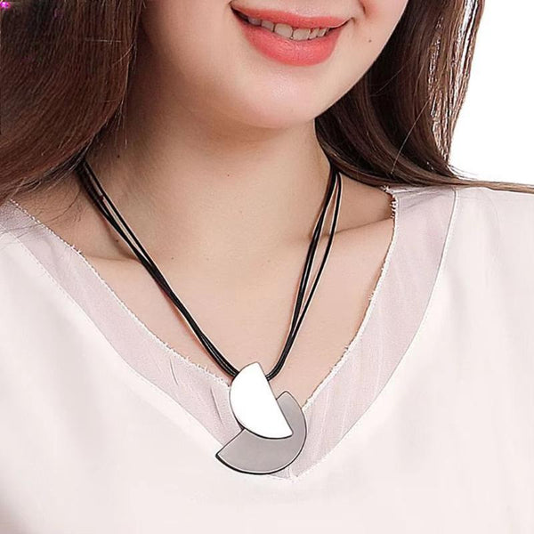 Trending Products Necklace Vintage Neck Chokers with Suspension Pendants