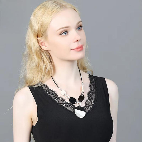 Vintage Geometric Neck Choker Statement Necklace Suspension Pendant