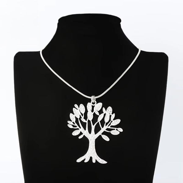 Vintage Hollow Silver Color Tree of Life Collare Necklace Fashion Suspension Pendants