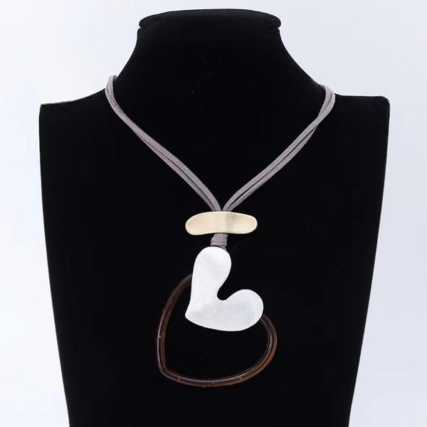 Vintage Sweet Love Heart Pendants Kpop Necklace Goth Suspension Jewelry for Women