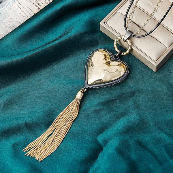 Vintage Sweet Heart Necklace with Suspension Gold Color Tassel Goth Jewelry for Women