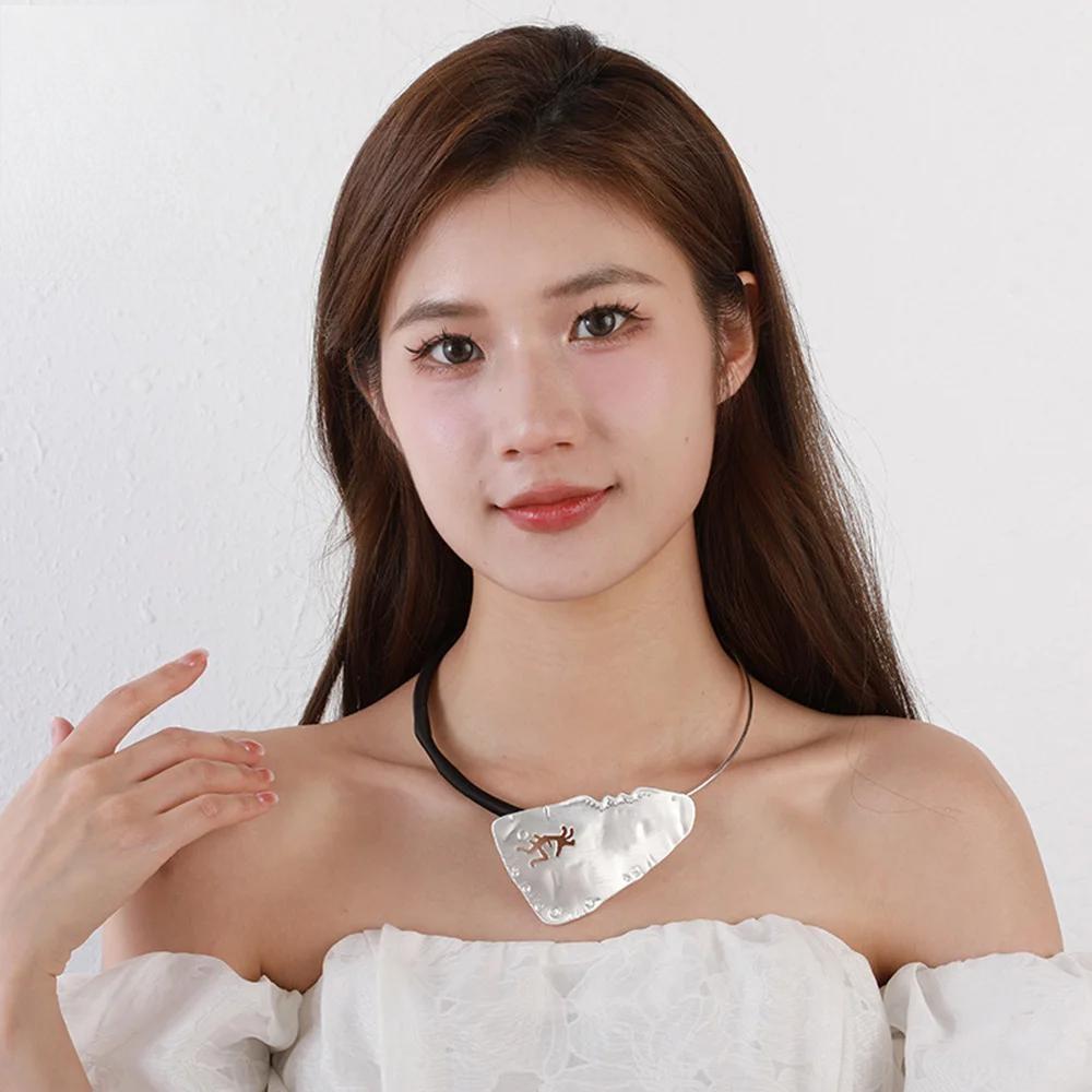 Trendy Hollow Out Geometric Choker Necklace for Women Korean Fashion Pendants