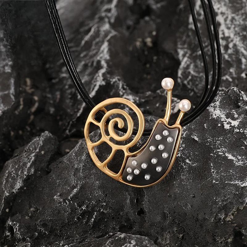 Gold Color Snail Suspension Pendants Chokers Necklace for Women