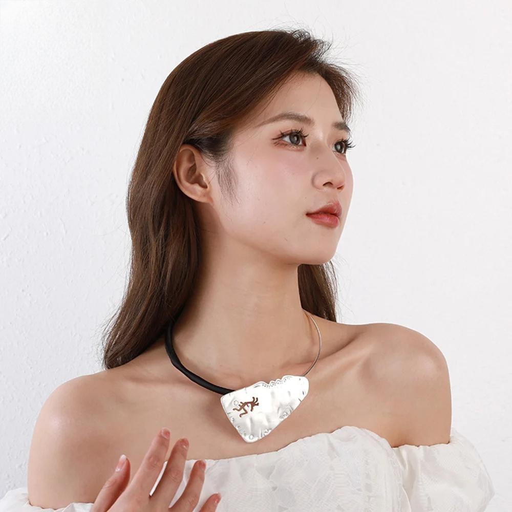 Trendy Hollow Out Geometric Choker Necklace for Women Korean Fashion Pendants