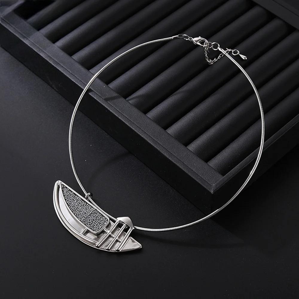 Fashion Neck Chokers Trendy Necklace for Women