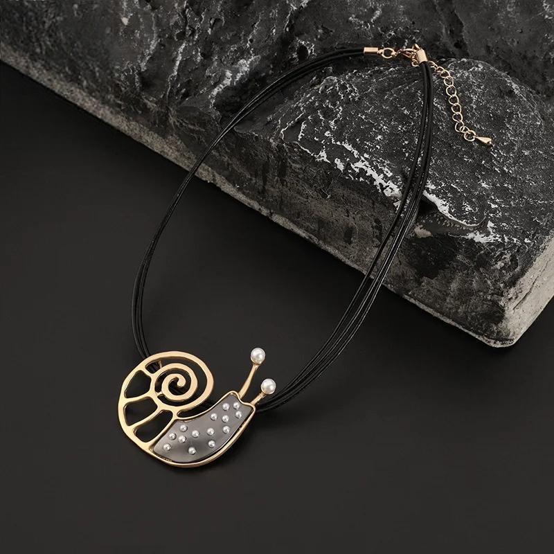 Gold Color Snail Suspension Pendants Chokers Necklace for Women