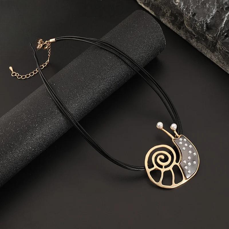 Gold Color Snail Suspension Pendants Chokers Necklace for Women