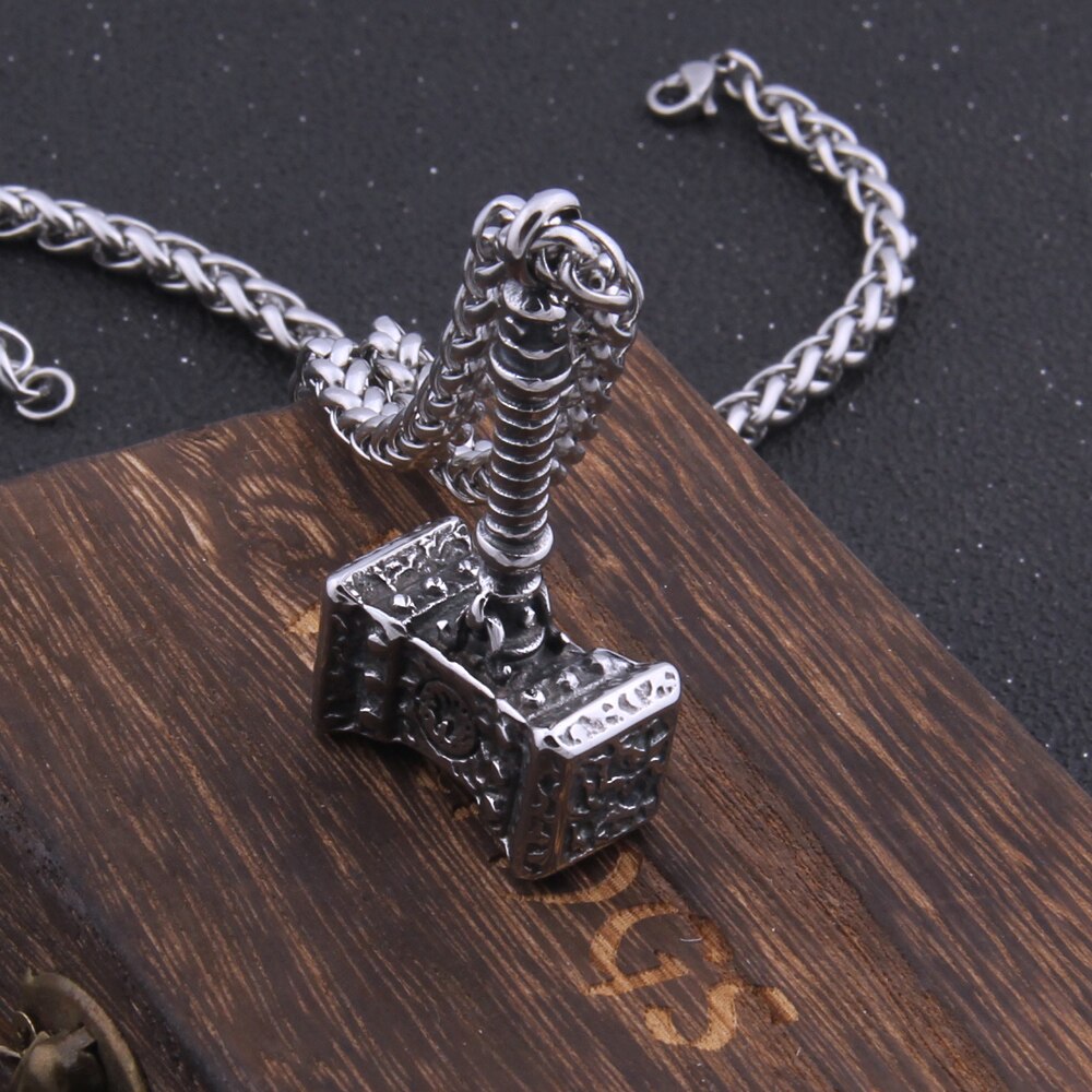 Stainless Steel Never Fade Thrall‘s Hammer of Destruction necklace