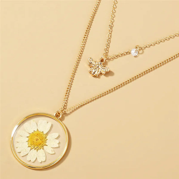 Double Layers Daisy Bee Pendant Necklace Dried Flower Resin Collar Lovely Tiny Honey Necklace for Women