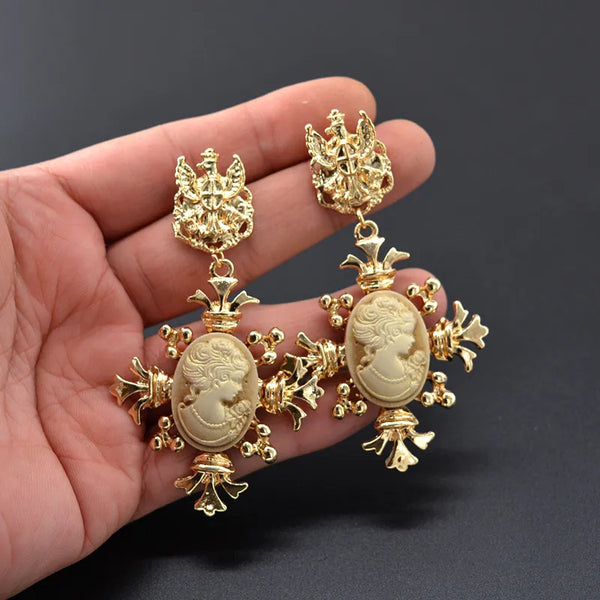 Vintage Baroque Court Style Earrings Antique Queen Relief Acrylic Earring