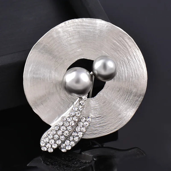 Vintage Boho Silver Color Metal Hollow Brooches Pins With Big Pearl Women