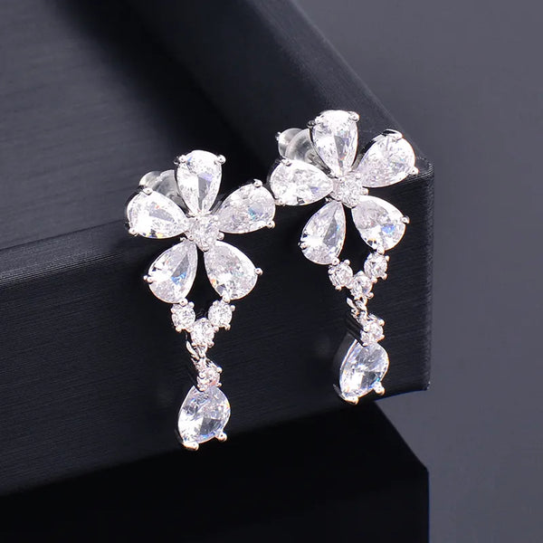 Luxury Shining White Crystal Flower Waterdrop Earrings For Women