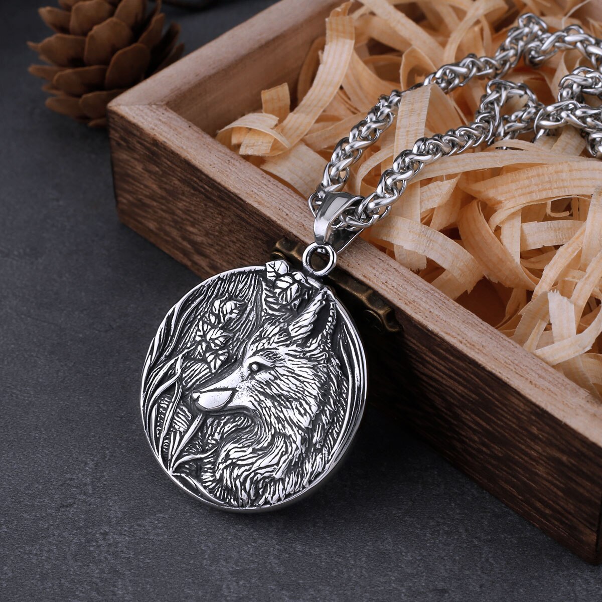 Viking Wolf Head Round Pendant Necklace Men's