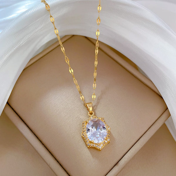 Gold Plated Elegant Rhombus Crystal Pendant Fashion Pendant Necklace for Women