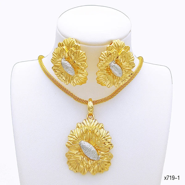 Necklace for Women Two Tone Flower Design Earring And Necklace Jewelry Set