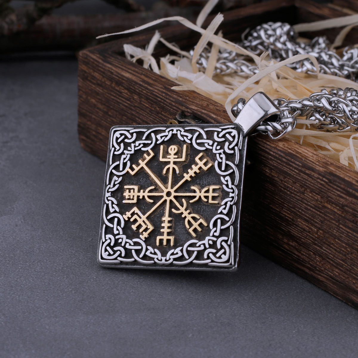 Road Sign Viking Compass Necklace "Viking Vegvisir" Amulet Stainless Steel Pendant