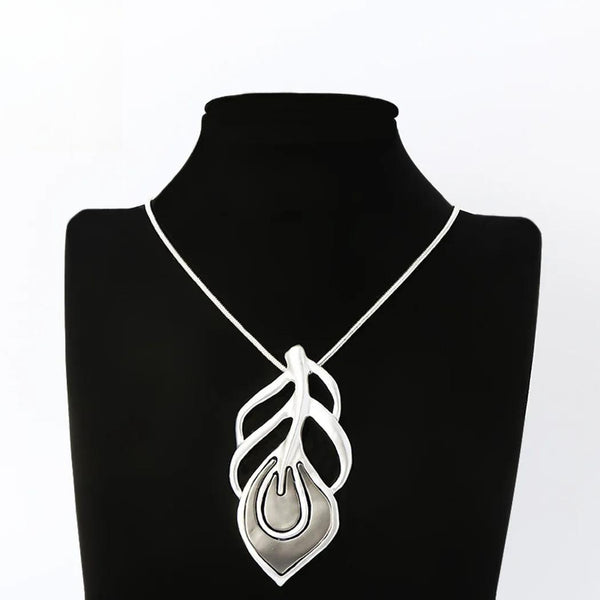 Vintage Statement Goth Hollow Leaf Collares Necklace for Women