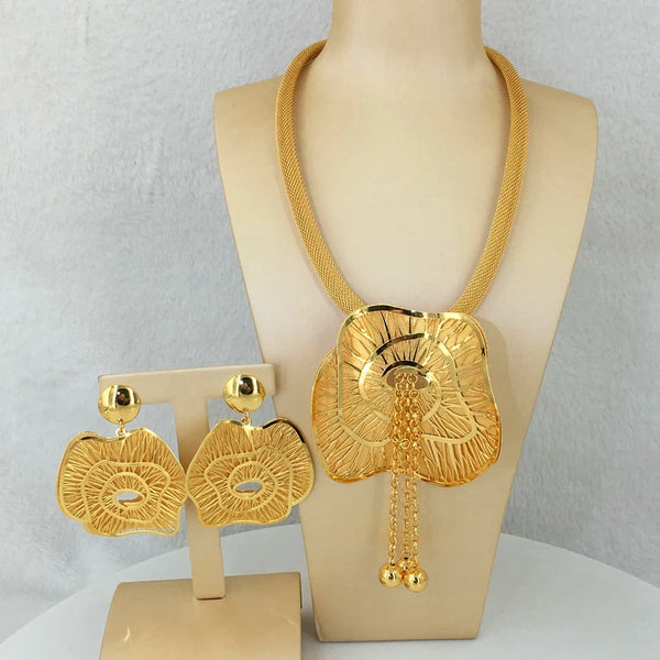 Big Pendant  Unique Necklace Sets Chain For Women