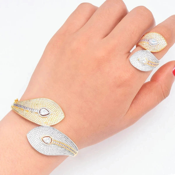 Luxury Fashion Design Bangle For Women