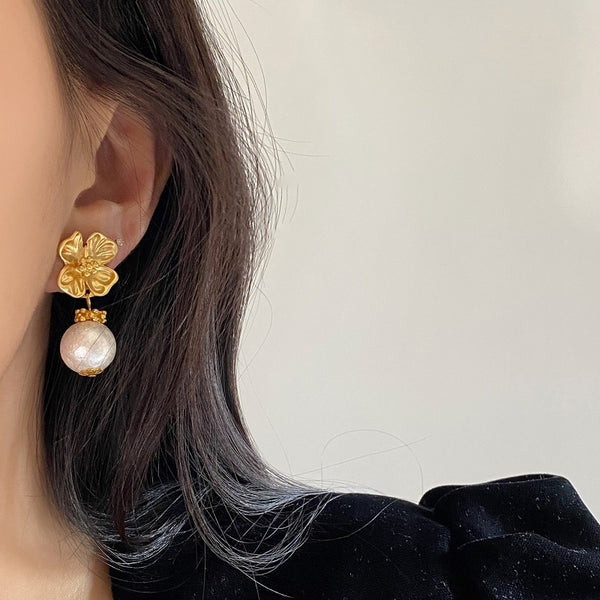 Vintage Simulated Pearl Metal Flower Drop Earrings For Women Elegant Retro Gold Color Earring