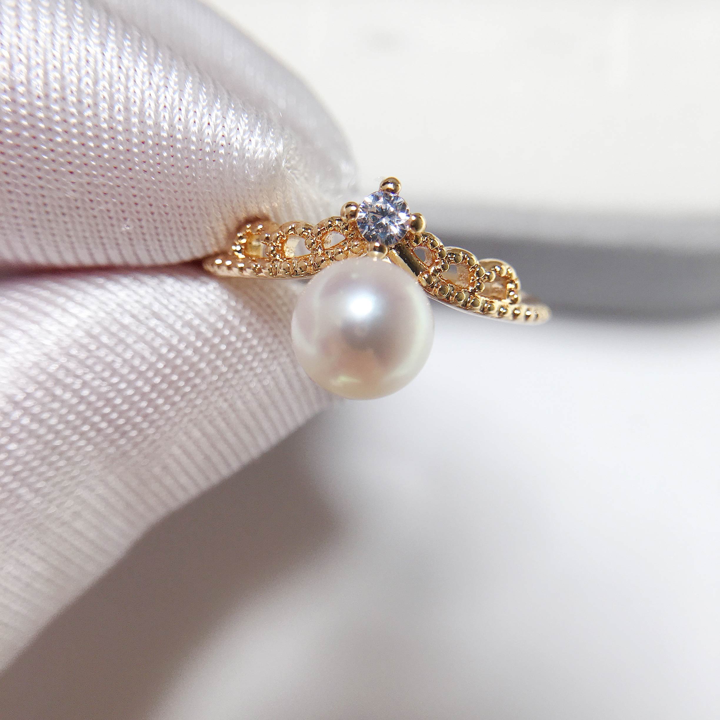 Fine Pearl Ring Zircon Finger Ring Lace Crown 18K Gold Plating Women