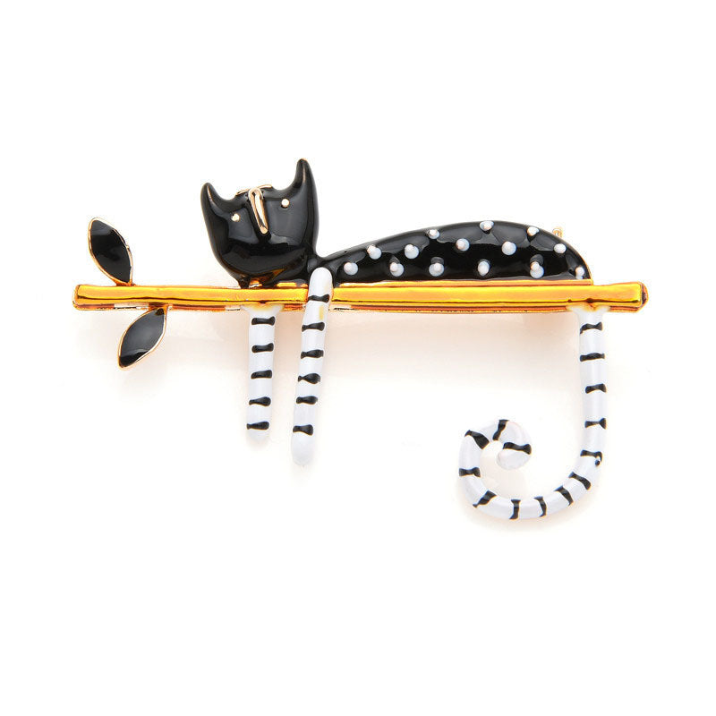 Lazy Cat Sitting On The Tree Enamel Brooches For Women And Men