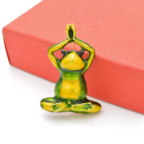 2 Colors Choose Enamel Pray Frog Brooch Cute Animal Design Pin Brooches