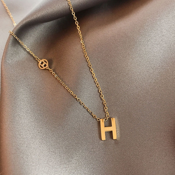 Simple design sense H letter modeling clavicle chain Korean women