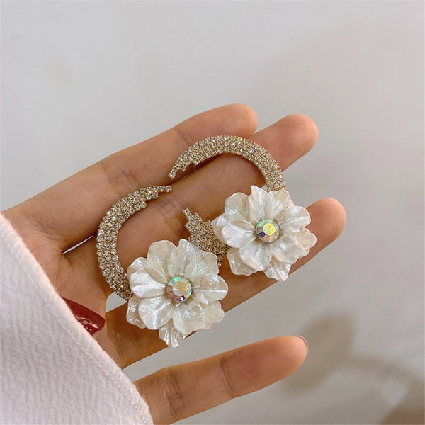 Korean Style White Flower  Stud Earrings for Women Semicircle Rhinestones Earrings