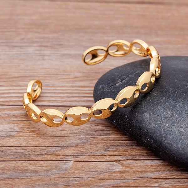 High Quality Gold Color Pig Nose Shape Bangle For Women