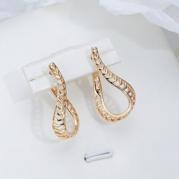 Elegant Long Curve Snake Texture Piercing English Earrings For Women