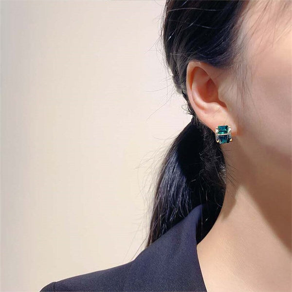 Luxury Shinning Green Crystal Stud Earrings For Women