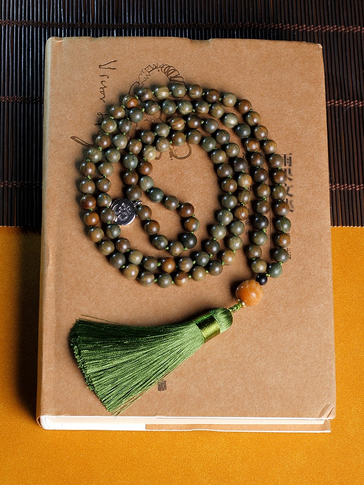 108 Japa Mala Green sandalwood Beaded Knotted Necklace