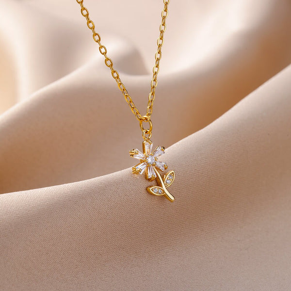 Fashion Women Flower Crystal Zircon Pendant Necklace for Women