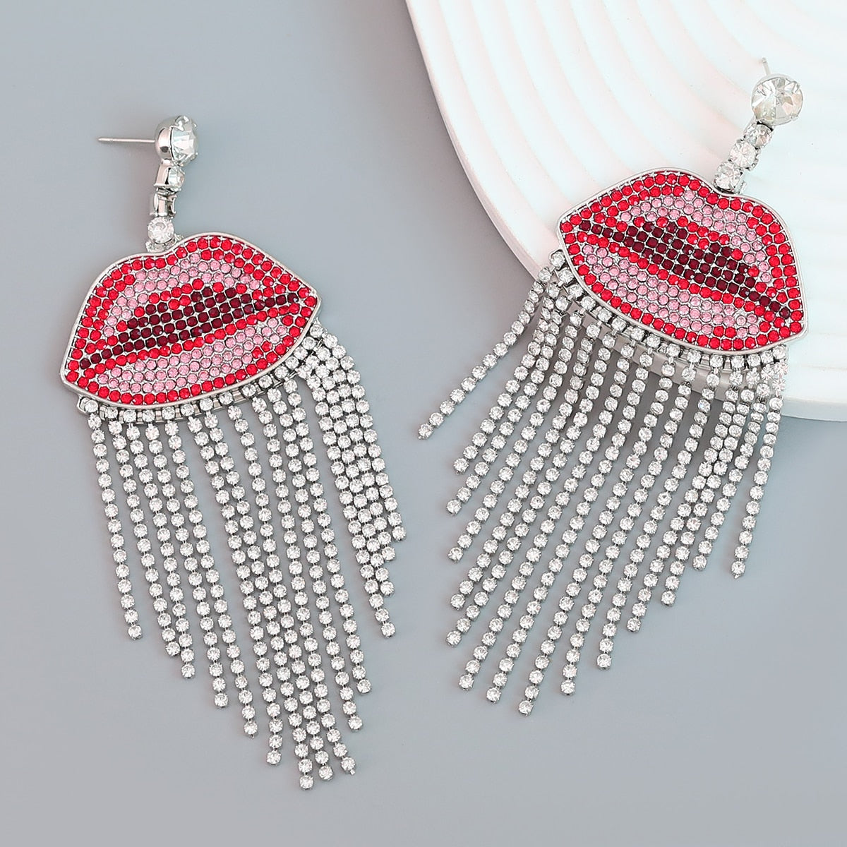 Fashion Metal Rhinestone Lip Tassel Earrings Women