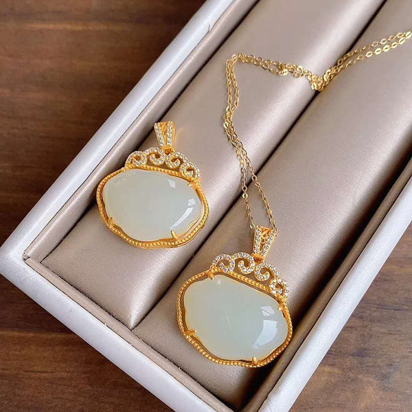 Creative Design Diamond Natural Hetian White Chalcedony Pendant Ladies Necklace