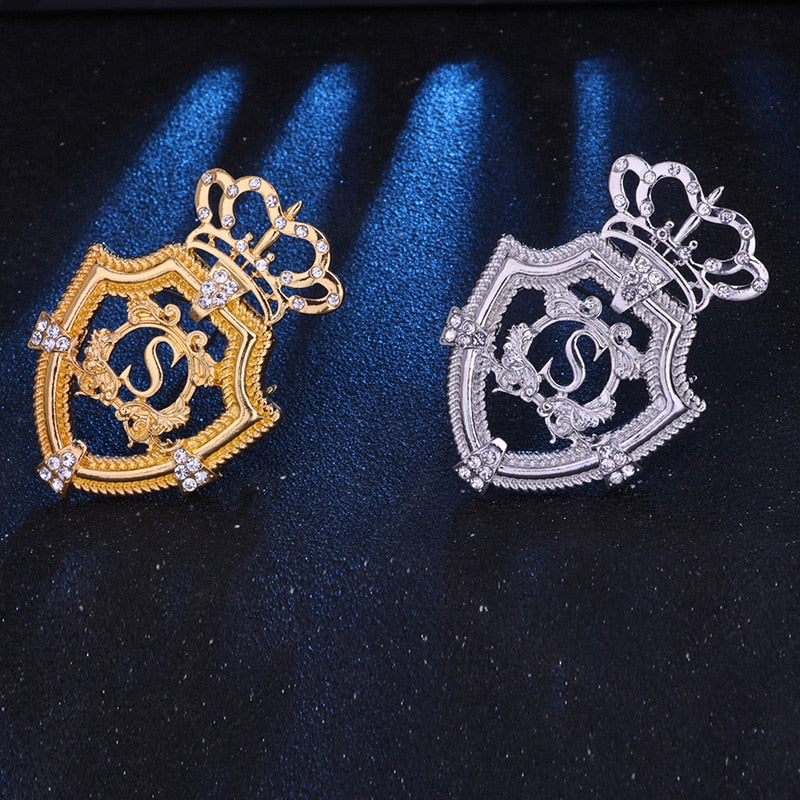 New Metal Crystal Crown Brooch English Letter Gold Silver Color Lapel Pins Men