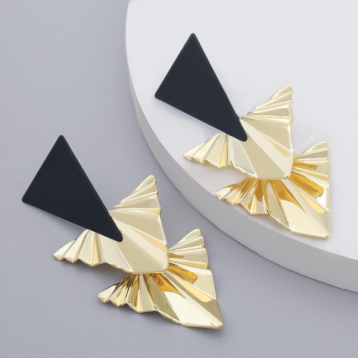 Fashion Simple Metal Back Shape Geometric Earrings Women