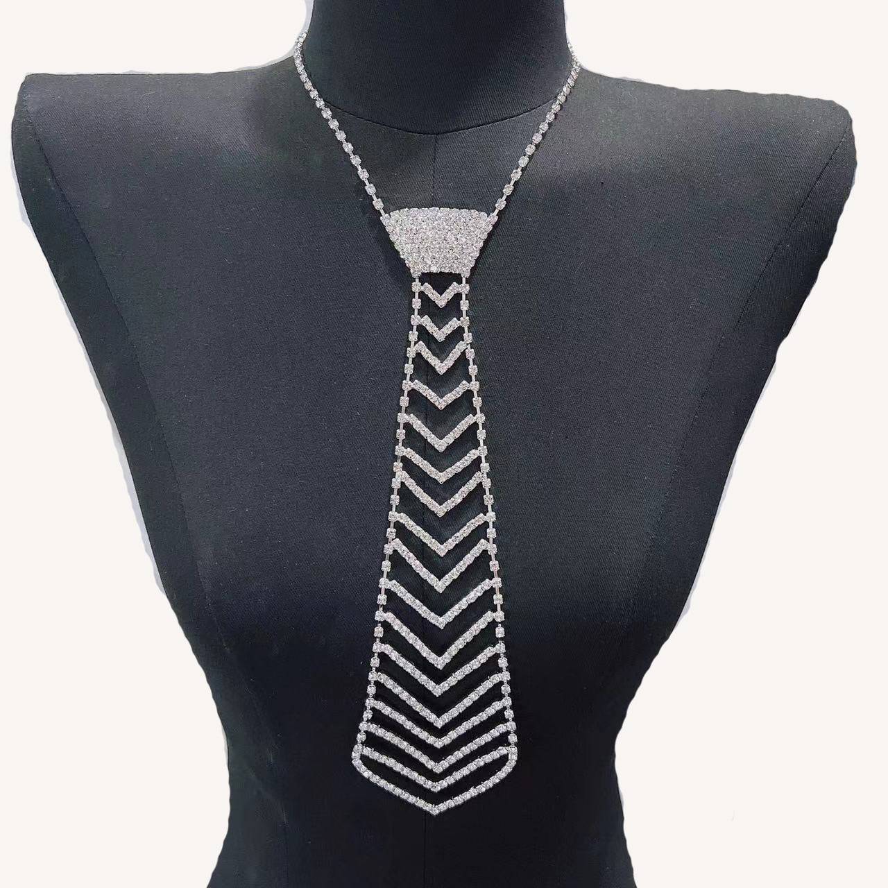 fashionable and luxurious necktie Necklace flash Rhinestone Long Necklace