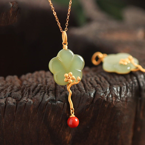 gold craftsmanship inlaid gilt gold Hetian jade plum blossom necklace