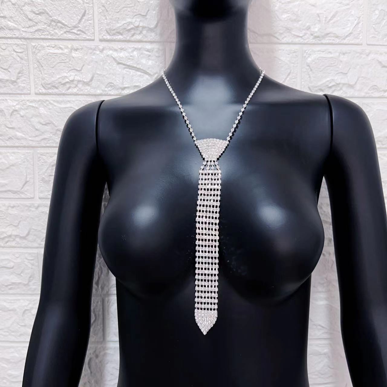 fashionable and luxurious necktie Necklace flash Rhinestone Long Necklace