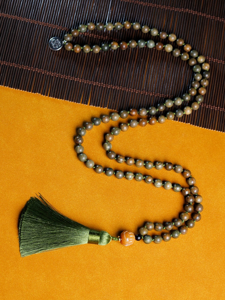 108 Japa Mala Green sandalwood Beaded Knotted Necklace