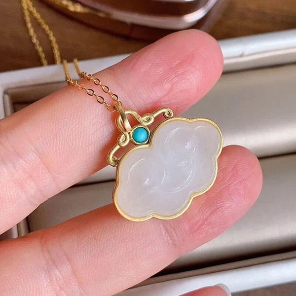 Original Design Natural Hetian Chalcedony Xiangyun Pendant Ladies Necklace