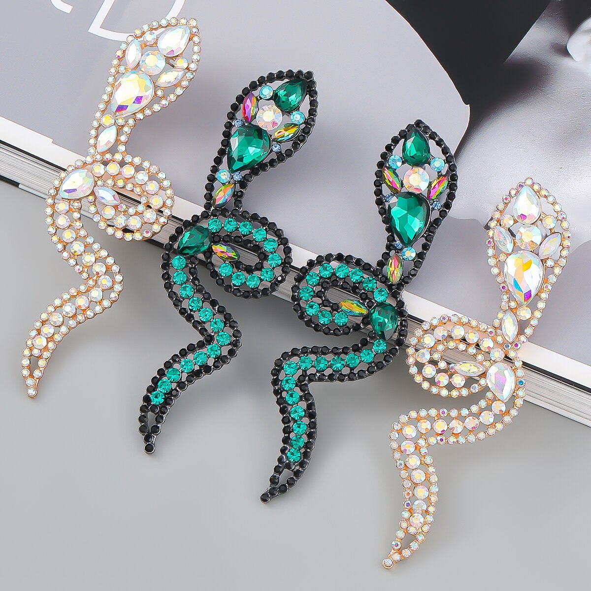 Fashion Metal Green Rhinestone Snake Shaped Earrings Women