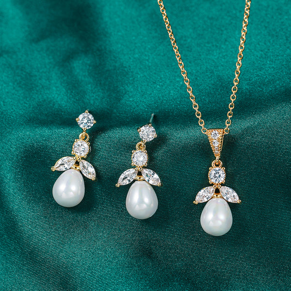 New Arrival Shell Pearl Cubic Zirconia Pendant and Earring Bridal Set